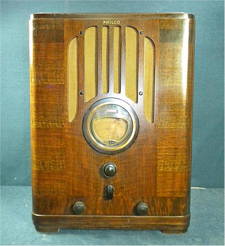 Philco 37-670B Tombstone (1937)