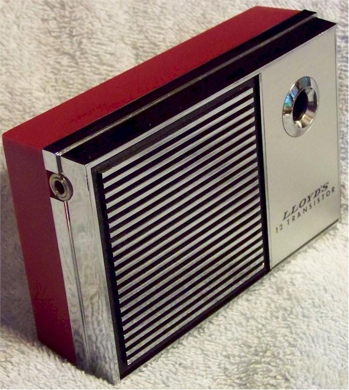 Lloyd's 6K98D Pocket Transistor (1965)