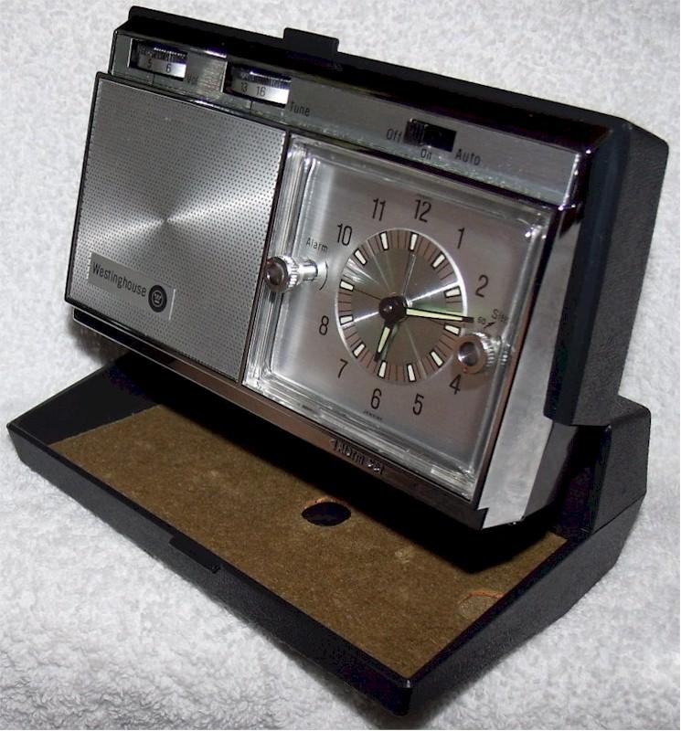 Westinghouse RLA1082A Travel Clock/Radio