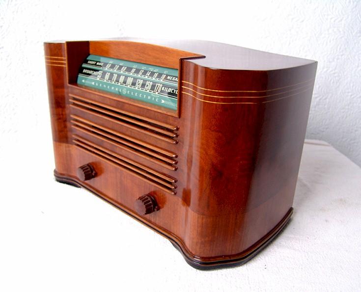 General Electric L633, Ingraham Cabinet (1946)