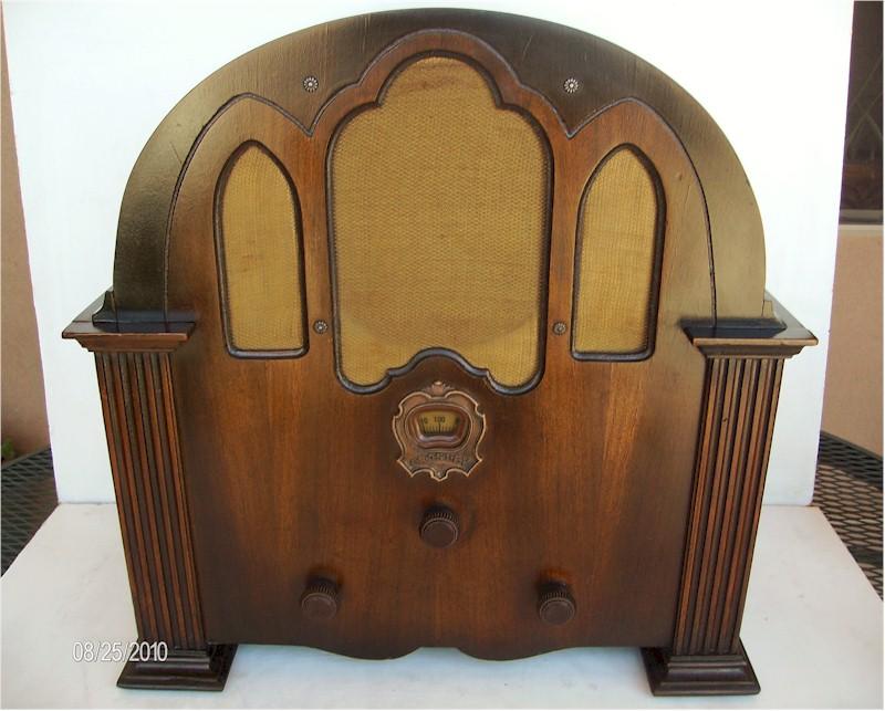 Crosley 1-H "The Playboy" Cathedral