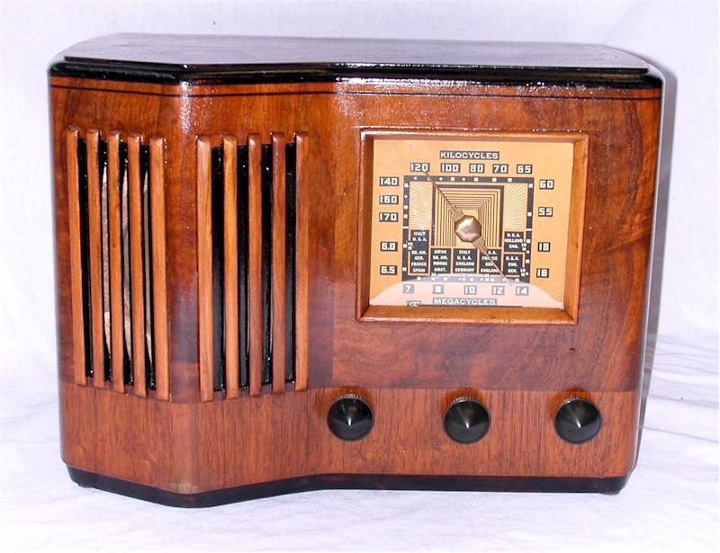 Emerson CS-272 Ingraham Cabinet (1939)