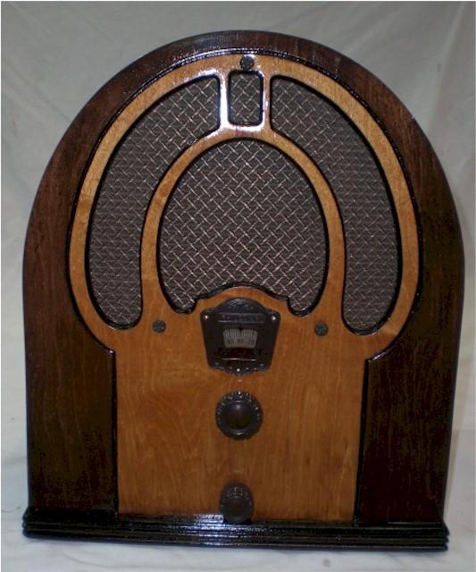 Philco 80 Jr (80B) Cathedral (1932)