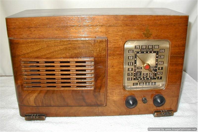 Emerson DR1-343 w/Ingraham Cabinet (1941)