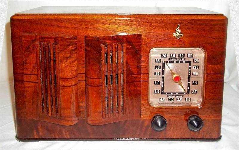 Emerson DY-349 w/Ingraham Cabinet (1941)