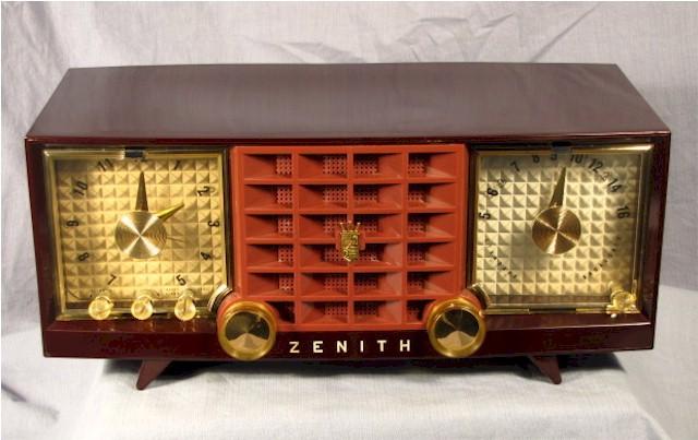 Zenith T521R Clock Radio (1956)