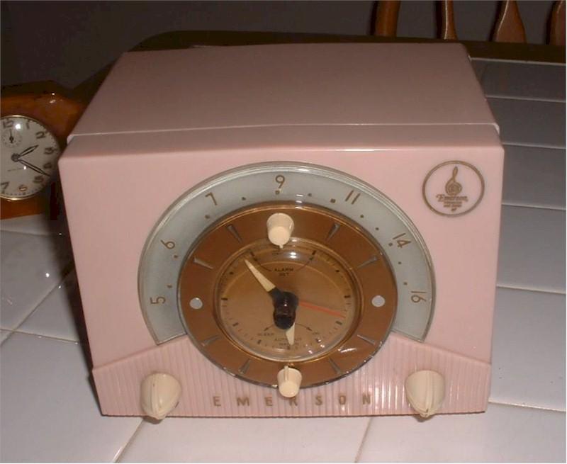 Emerson 724-D Clock Radio (1953)