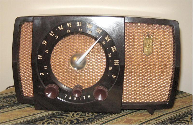 Zenith AM/FM Radio