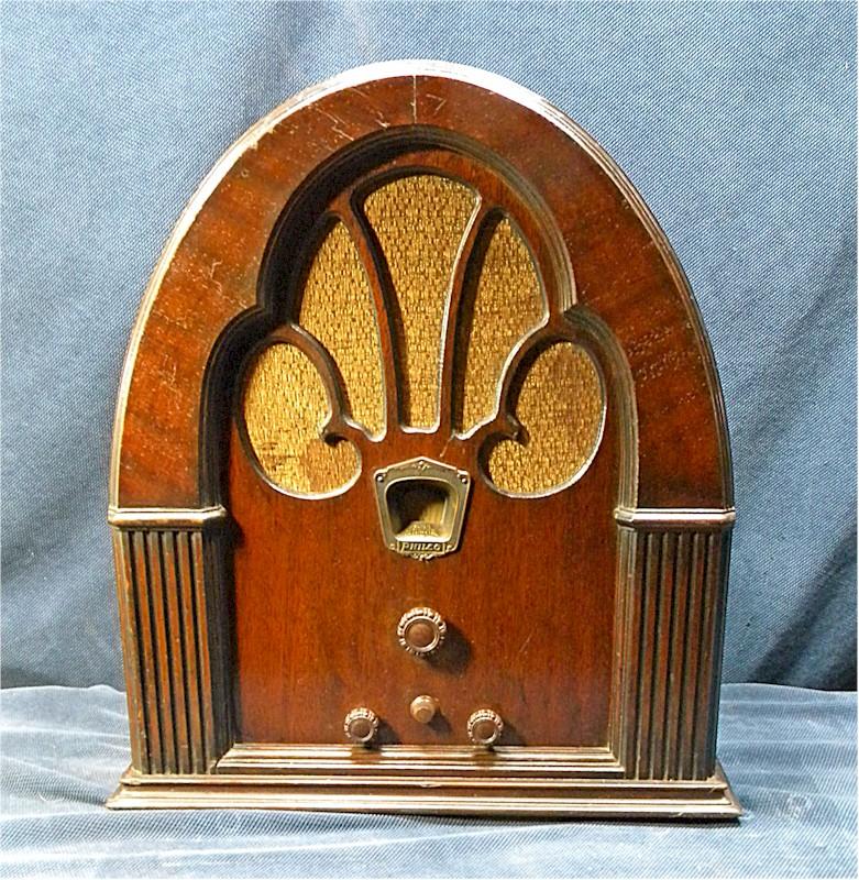 Philco 70 Cathedral (1932)