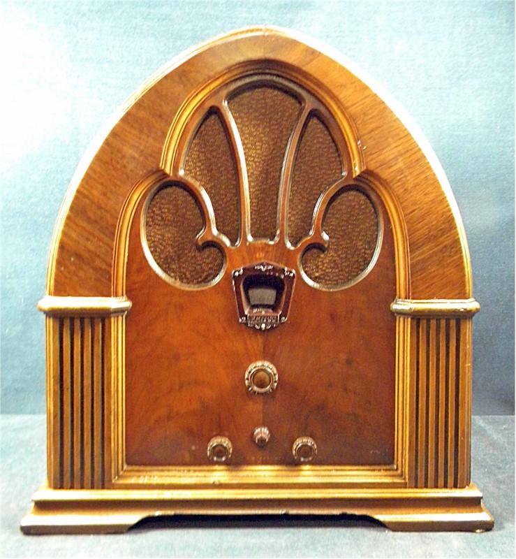 Philco 90 Cathedral (1932)