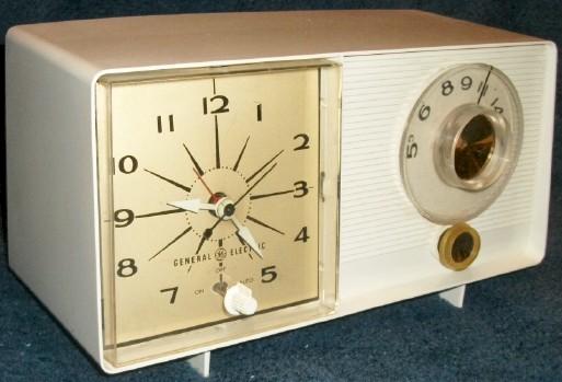 General Electric C403D Clock Radio (1964?)