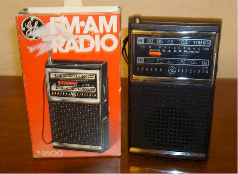 General Electric 7-2500 AM/FM with Box