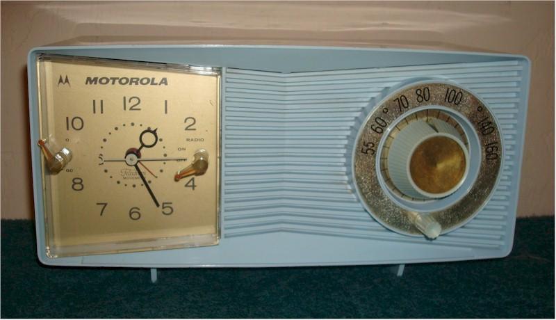 Motorola C2B3 Clock Radio (1959)