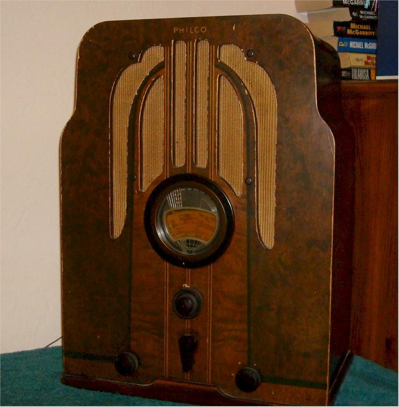 Philco 37-610B Tombstone (1937)