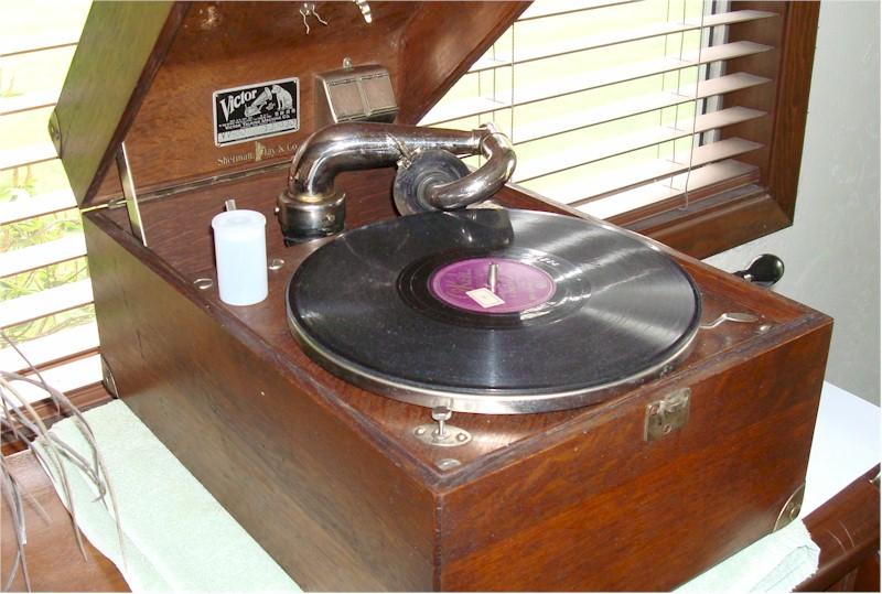 Victor Victrola VV-50 Phonograph