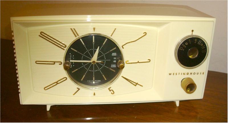 Westinghouse H669TS Clock Radio (1958)