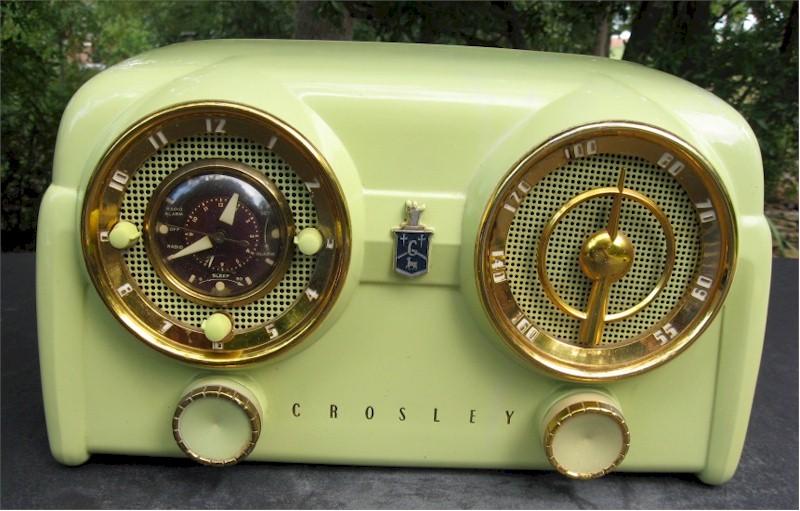 Crosley D-25-CE Clock Radio (1953)