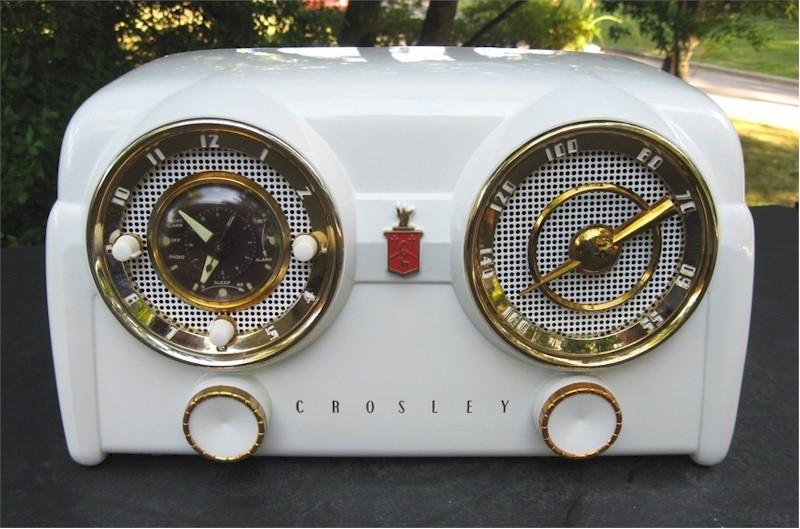 Crosley D-25-W Clock Radio (1953)
