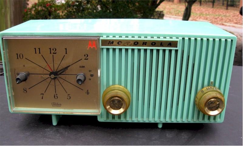 Motorola 56CS4 Clock Radio (1956)