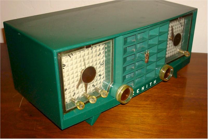 Zenith T521F Clock Radio (1956)