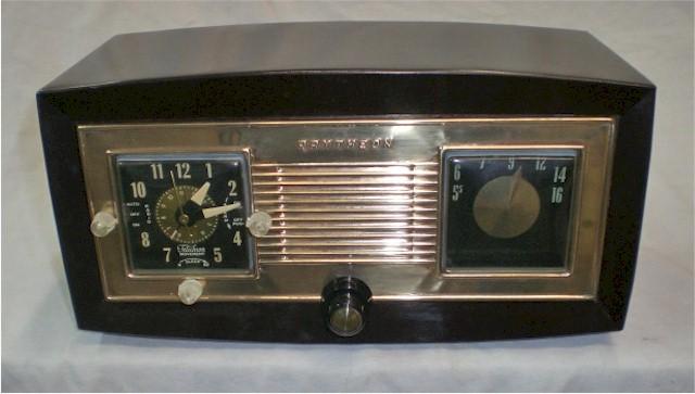 Raytheon C50B Clock Radio (1950)