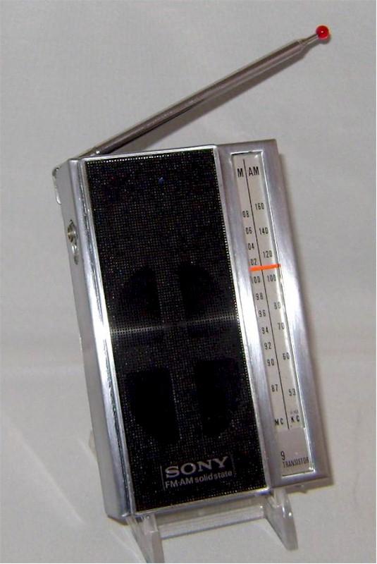 Sony 3F-77W AM/FM Pocket Transistor