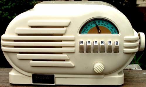 Crosley Replica Radio by Thomas