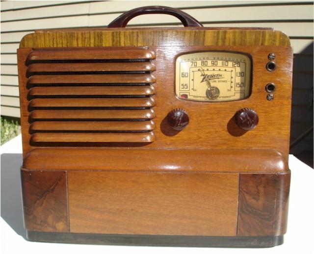 Zenith 5G403 Portable (1940)