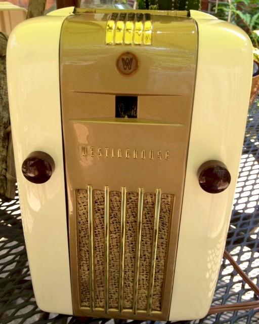 Westinghouse H-126 "Refrigerator Radio" (1946)