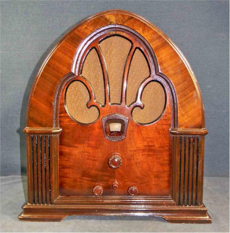 Philco 90 Cathedral (1932)