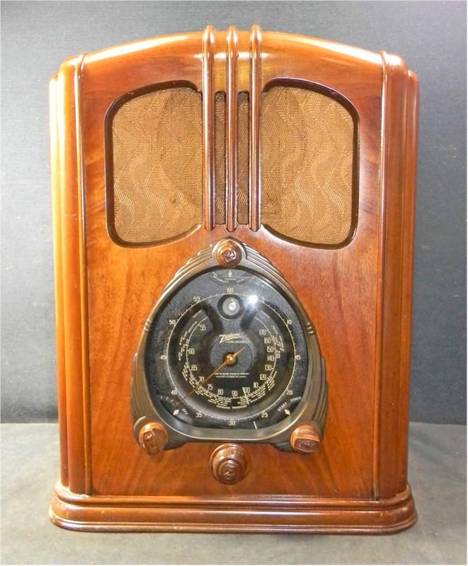 Zenith 7-S-232 "Walton Tombstone" (1938)