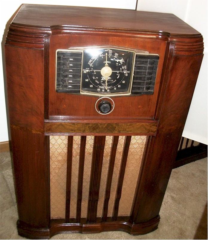 Zenith 10-S-668 Console (1942)