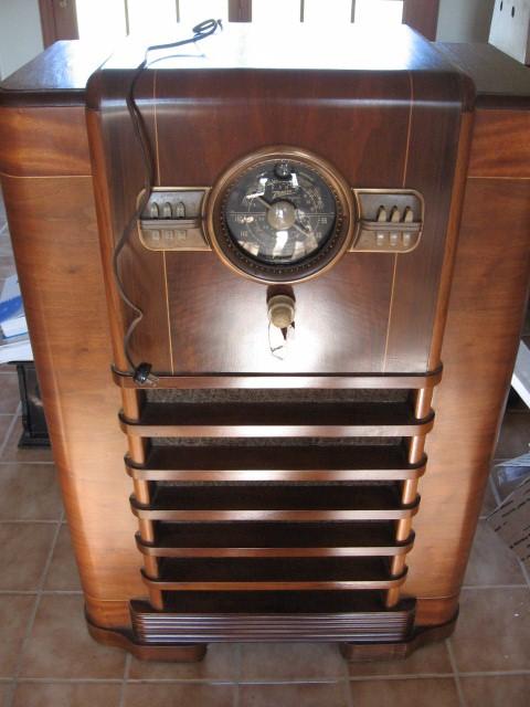 Zenith 10-S-464 Console with RCA Jack Modification (1940)