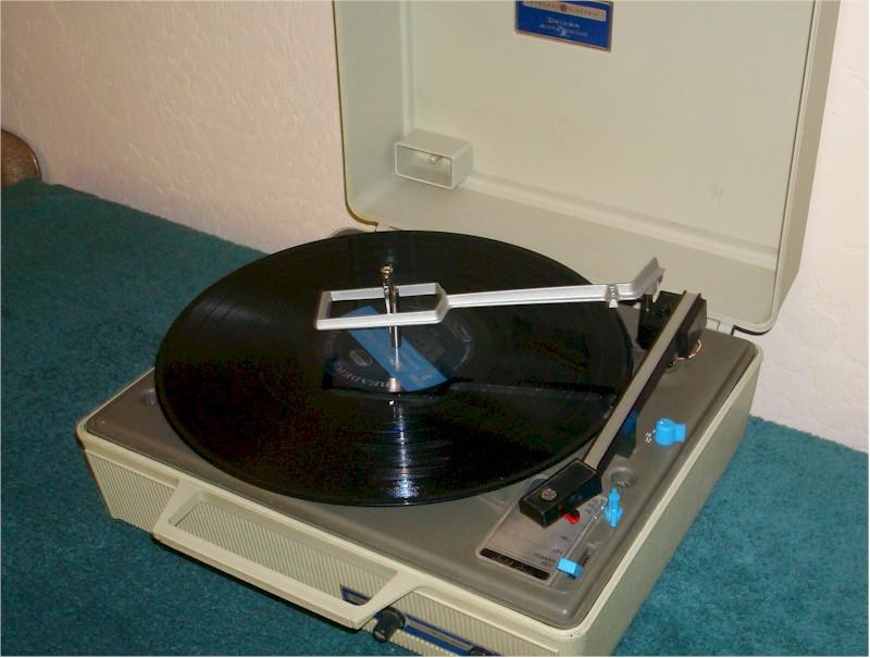 General Electric Deluxe Automatic Three-Speed Phono