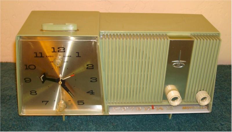 Motorola C11G Clock Radio (1960)