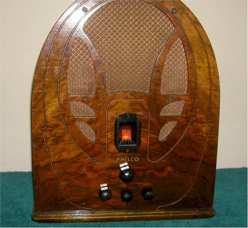 Philco 89 Cathedral (1932)