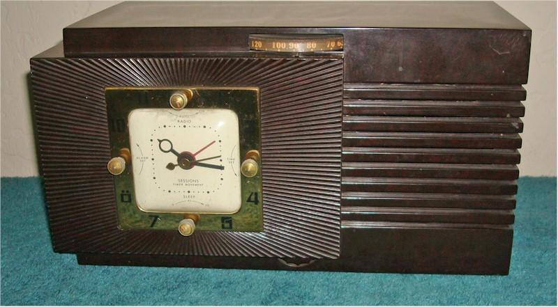 Telechron 8H67 Clock Radio (1948)