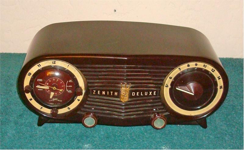 Zenith J616 Clock Radio (1952)