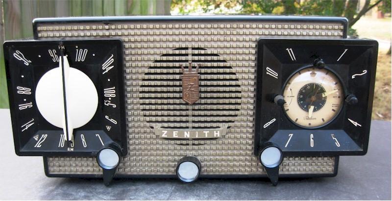 Zenith J-733 AM/FM Clock Radio (1955)