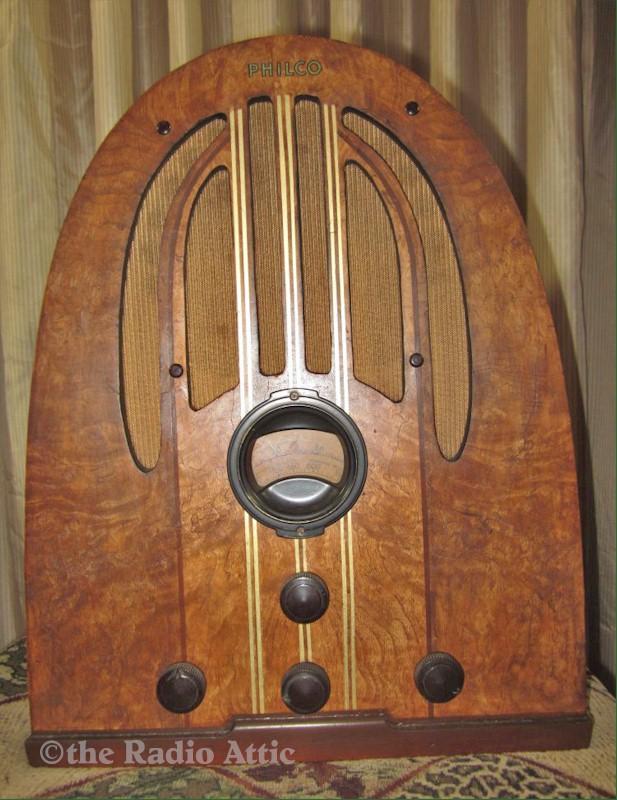 Philco 37-60 Cathedral (1937)