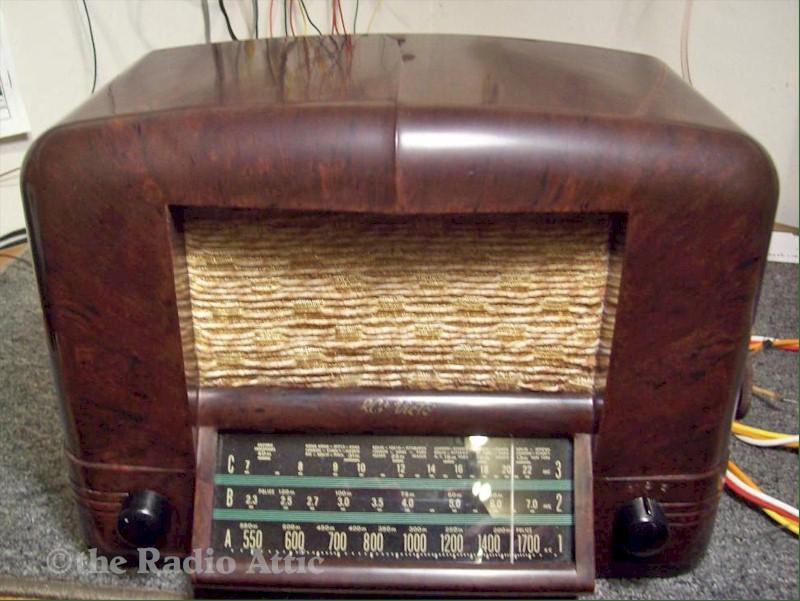 RCA 4QB Battery Radio (1940)
