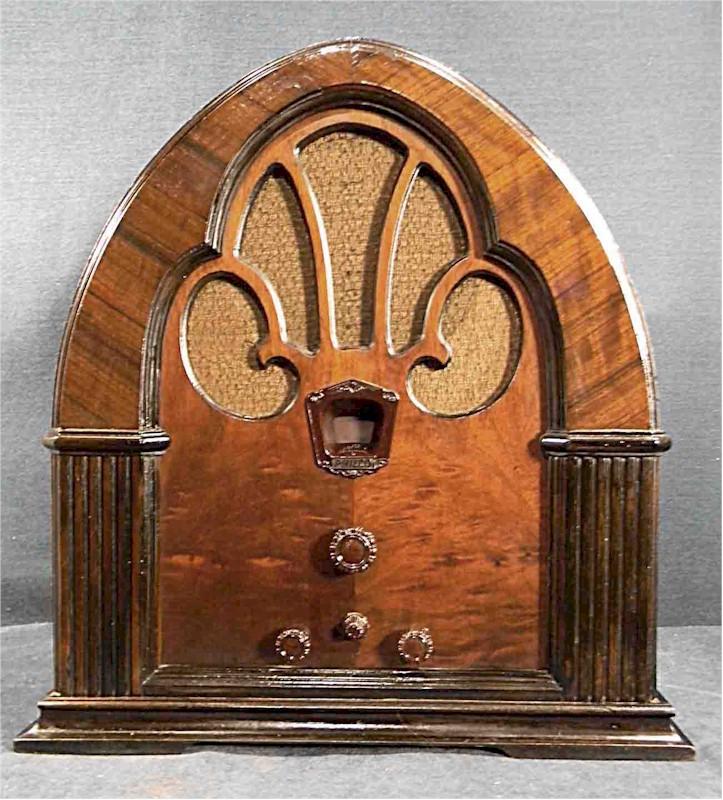 Philco 90 Cathedral (1933)