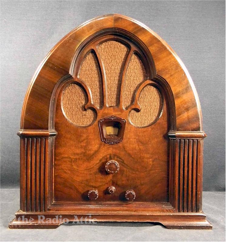 Philco 90 Cathedral (1933)