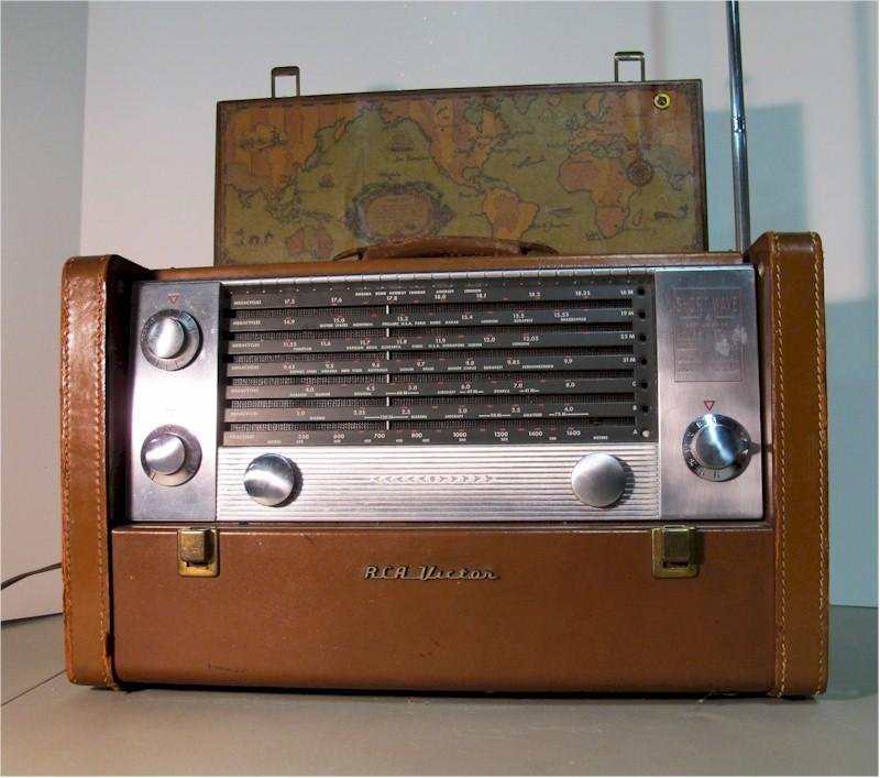 RCA 3-BX-671 "Strato-World" Portable (1955)