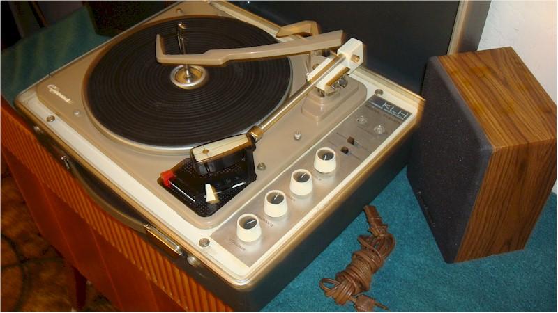 KLH 11 Portable Stereo (1962)
