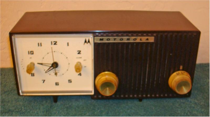 Motorola 5C12M Clock Radio (1959)