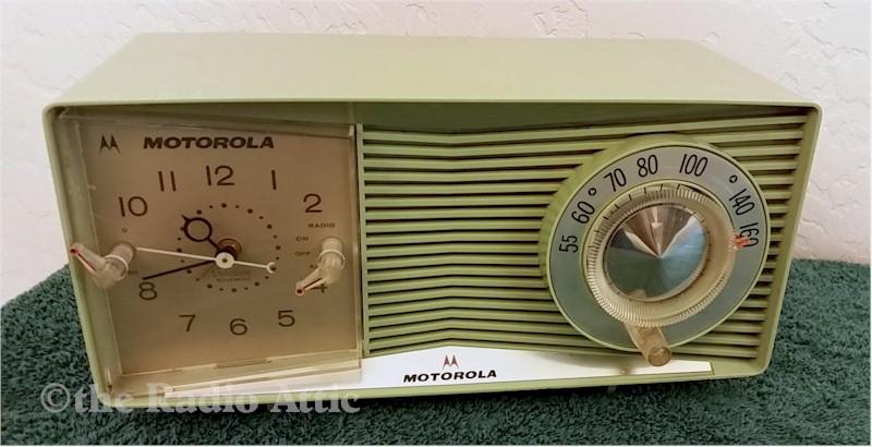 Motorola C1N Clock Radio (1959)