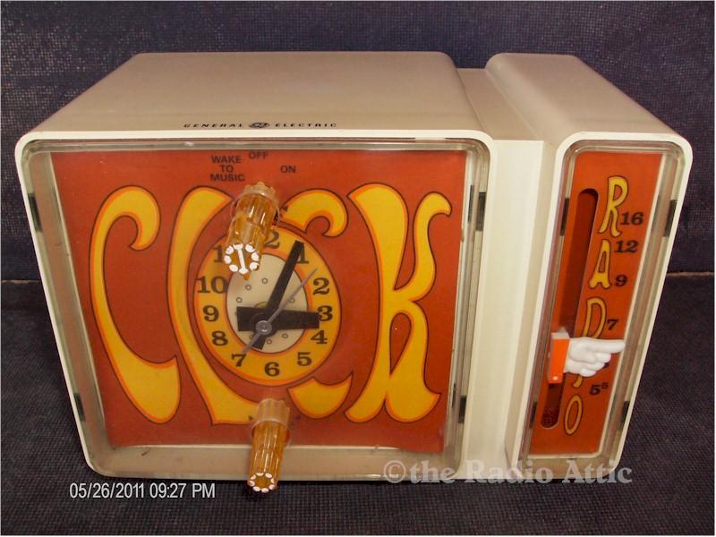 General Electric C3300A AM Retro Clock Radio