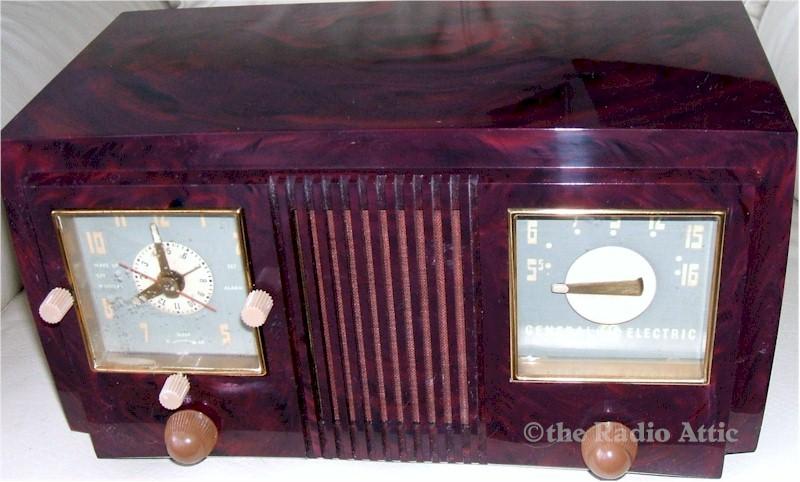 General Electric 535 Clock Radio (1951)