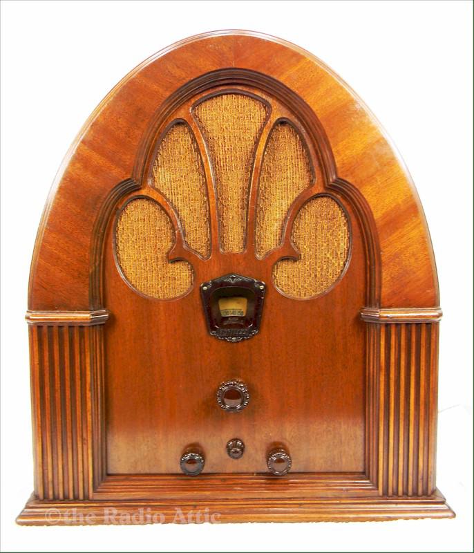 Philco 70 Cathedral (1933)